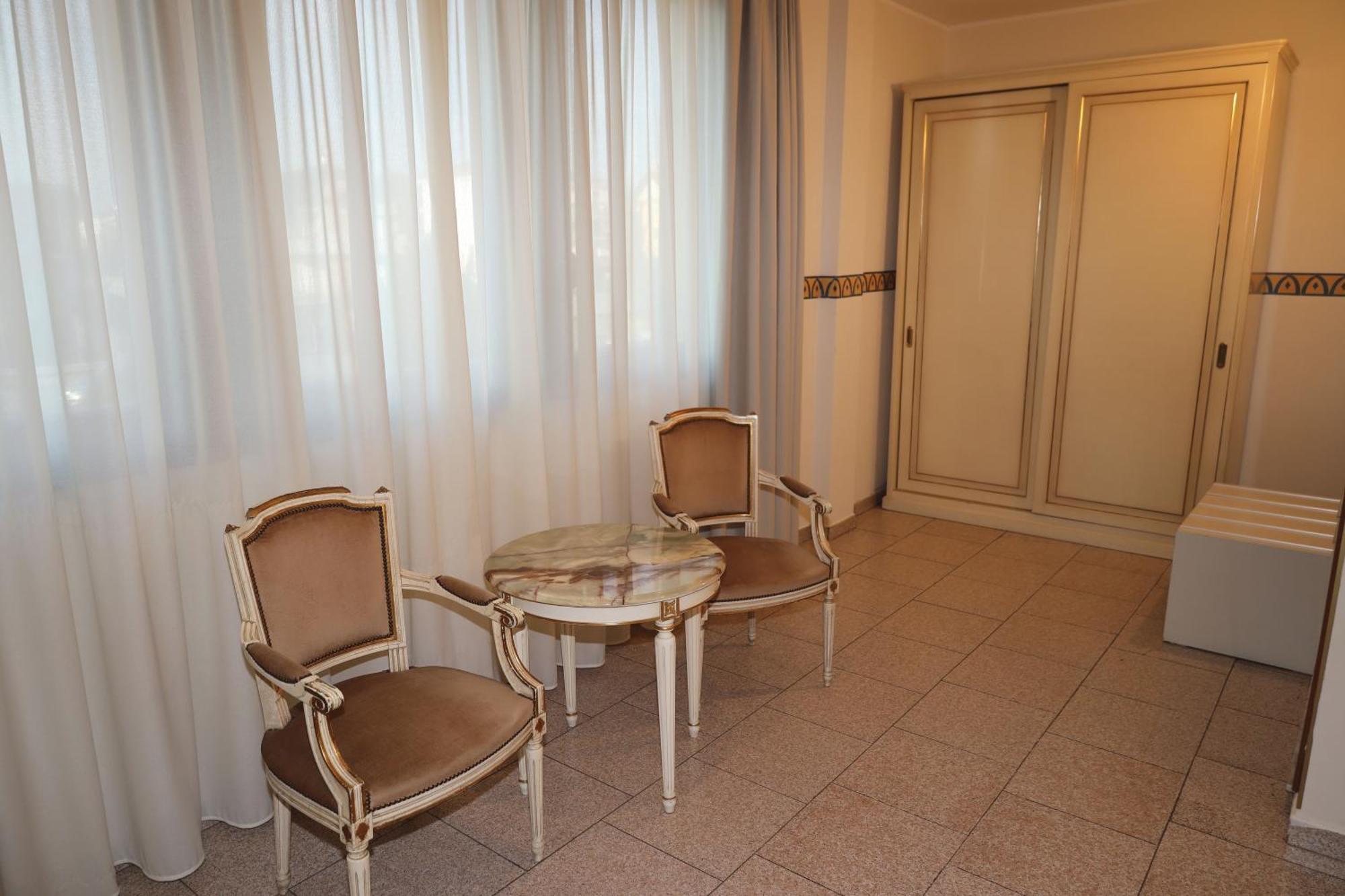 Hotel Ristorante Continental Osio Sotto Eksteriør bilde